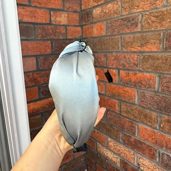 Gray Sateen Knotted Fabric Headband NWT - Picture 4 of 5